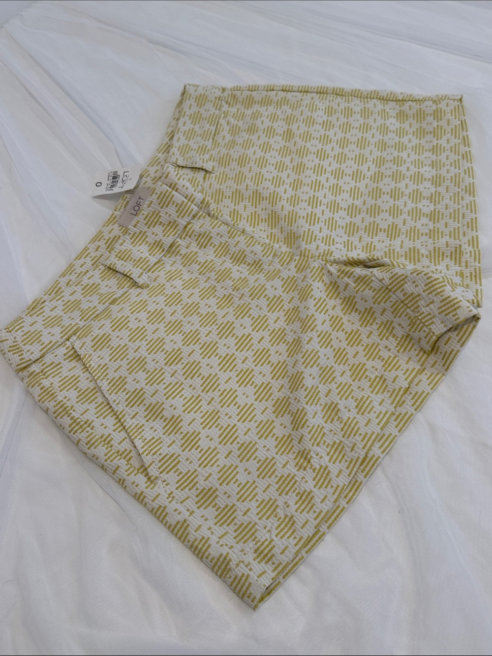 LOFT Riviera Women's Geometric Diamond Jacquard Shorts Yellow White NWT Size 0